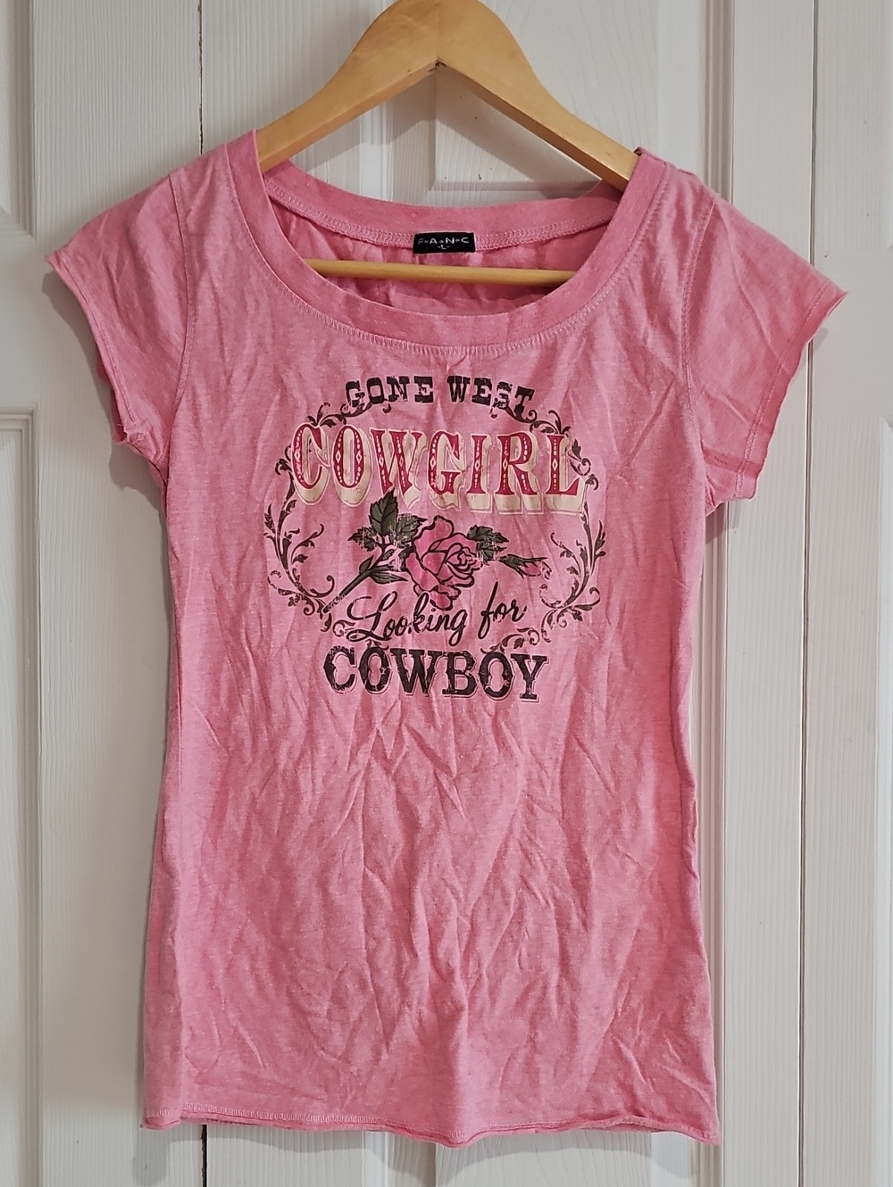 F.A.N.G. "Gone West Cowgirl Looking for Cowboy" Graphic Tee | Size L